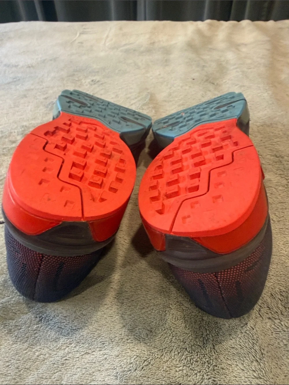 Nike Running Sneakers in Navy, Teal & Red Accents